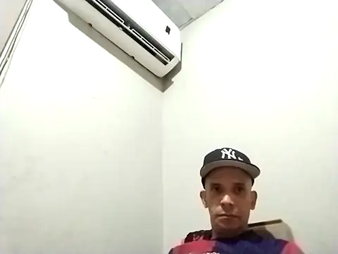 karlossan24 online show from February 27, 2026, 12:16 pm