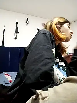 KratosAfroditacs online show from October 21, 2025, 7:57 pm