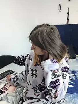 KratosAfroditacs online show from June 26, 2026, 4:18 am