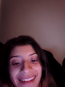 KratosAfroditacs online show from April 5, 2026, 7:48 am