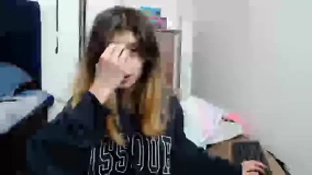 KratosAfroditacs online show from April 19, 2026, 8:26 am