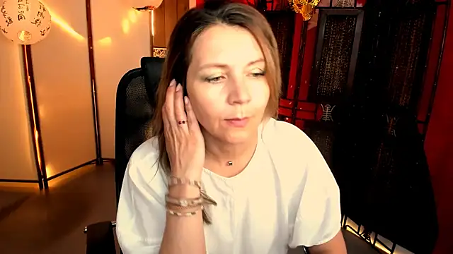 NicoleHitman online show from May 22, 2026, 2:15 pm