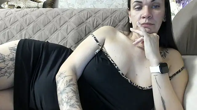 Miss Vici online show from May 3, 2026, 7:39 pm