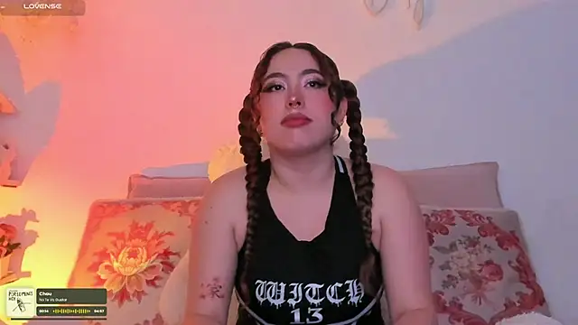 julieta cooper20 online show from October 24, 2025, 3:49 am