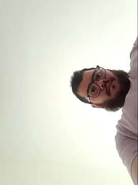 Snapshot of Edmund98 chatting on March 20, 2025, 5:15 pm Edmund98 online show from March 20, 2025, 5:15 pm