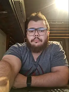 Snapshot of Edmund98 chatting on March 18, 2025, 8:16 pm Edmund98 online show from March 18, 2025, 8:16 pm