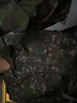 hello038038 online show from October 31, 2025, 10:56 am