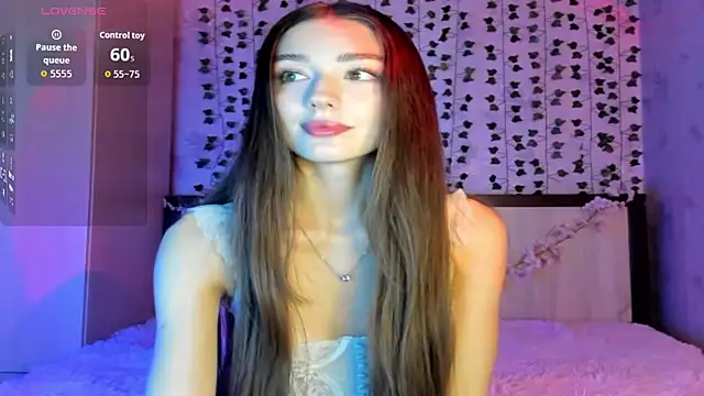 Snapshot of MelissaMillton chatting on October 2, 2025, 6:44 pm MelissaMillton online show from October 2, 2025, 6:44 pm