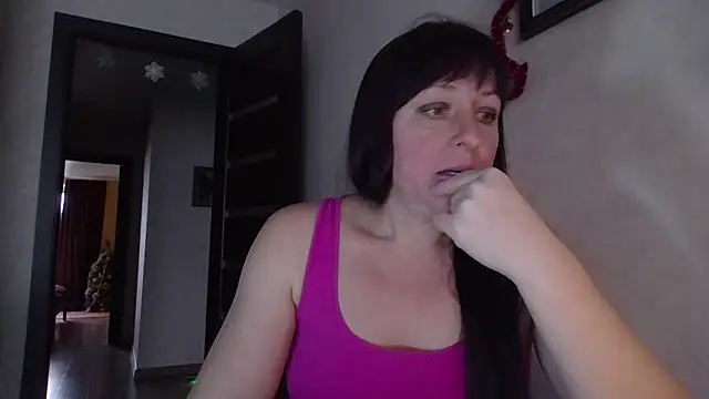 Snapshot of CarolinaReaperRed chatting on December 19, 2025, 9:33 am CarolinaReaperRed online show from December 19, 2025, 9:33 am