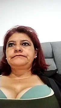 Snapshot of BiancaSteel chatting on November 12, 2025, 12:20 pm BiancaSteel online show from November 12, 2025, 12:20 pm