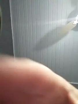 Snapshot of Sandra42 chatting on December 18, 2025, 1:37 pm Sandra42 online show from December 18, 2025, 1:37 pm