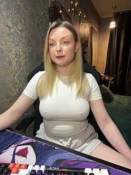 Lina ly online show from November 6, 2025, 8:57 pm