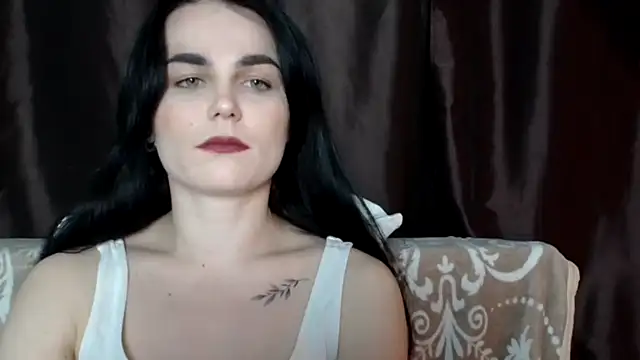 Silviaa online show from March 12, 2025, 7:36 pm