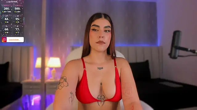 Violeta-Marquez online show from November 10, 2025, 7:30 pm