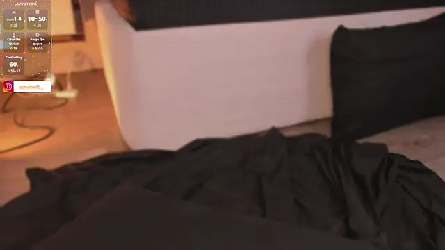 Violeta-Marquez online show from November 30, 2025, 3:24 pm