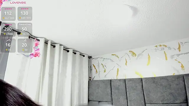 Cristal Velle online show from November 21, 2025, 12:48 pm