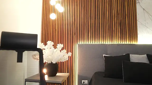 ZaraLuuv online show from November 7, 2025, 3:16 pm