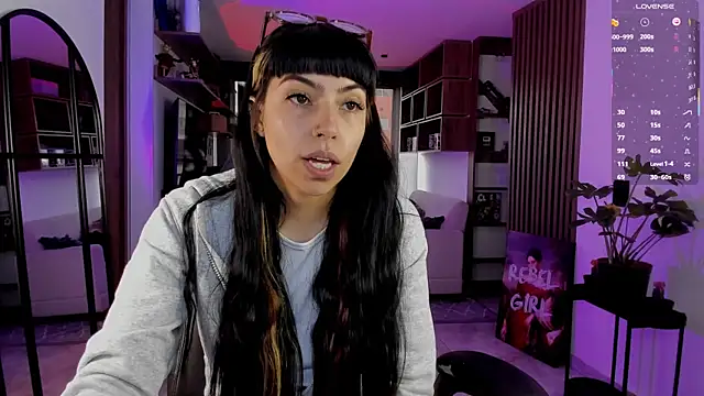 Saraa Desiree online show from February 16, 2026, 7:34 pm