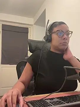 Melia Rayne online show from January 7, 2026, 11:59 am