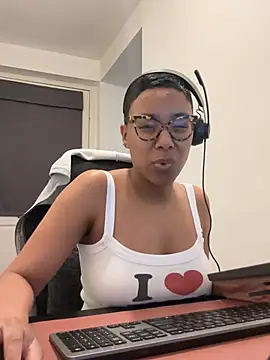 Melia Rayne online show from March 23, 2026, 10:15 am