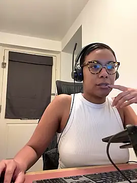 Melia Rayne online show from January 9, 2026, 11:50 am