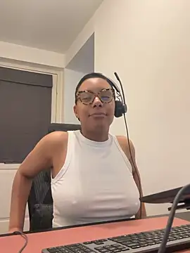 Melia Rayne online show from March 2, 2026, 11:50 am