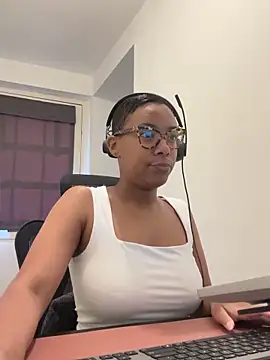 Melia Rayne online show from May 12, 2026, 9:48 am
