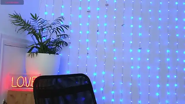 neferutt online show from January 7, 2026, 11:59 am