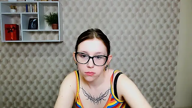 Snapshot of _MiraGold_ chatting on November 14, 2025, 7:12 am MiraGold online show from November 14, 2025, 7:12 am