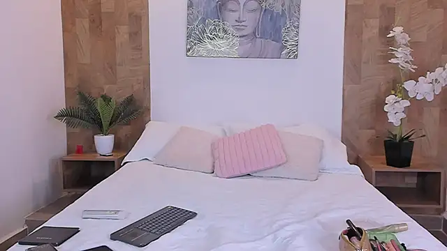 isabella winkler online show from March 23, 2026, 11:43 am