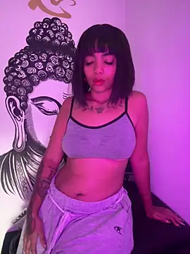 SarahLynn7 online show from May 18, 2026, 5:40 pm