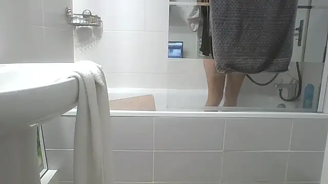 Snapshot of Valentinette chatting on February 19, 2026, 6:21 am Valentinette online show from February 19, 2026, 6:21 am