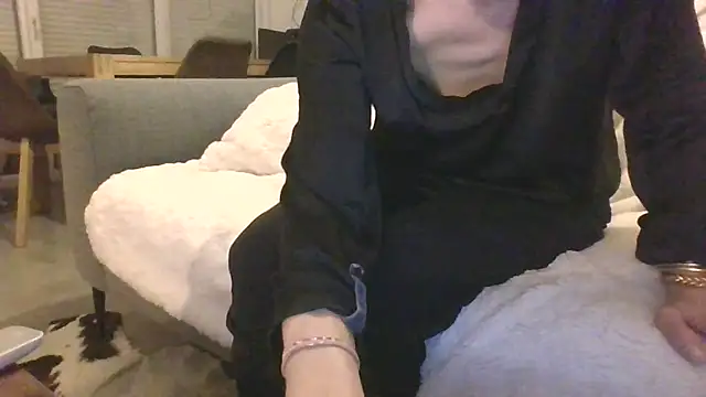 Snapshot of Valentinette chatting on February 16, 2026, 8:40 pm Valentinette online show from February 16, 2026, 8:40 pm