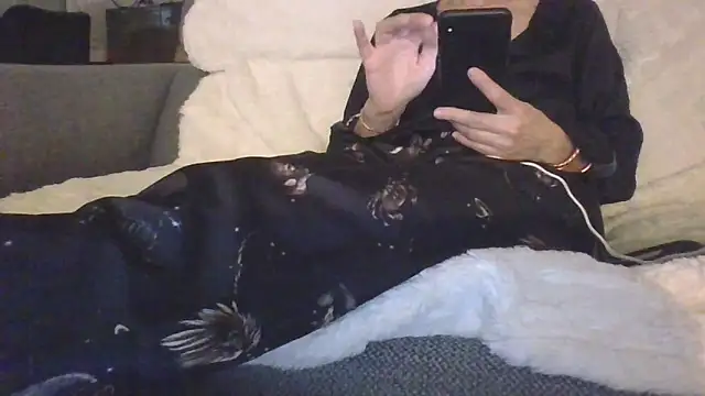 Snapshot of Valentinette chatting on February 7, 2026, 9:12 pm Valentinette online show from February 7, 2026, 9:12 pm