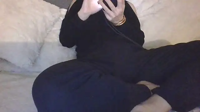 Valentinette online show from March 6, 2026, 9:10 pm