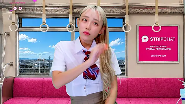 Snapshot of -LOCOMOCO- chatting on June 14, 2026, 12:28 pm -LOCOMOCO- online show from June 14, 2026, 12:28 pm