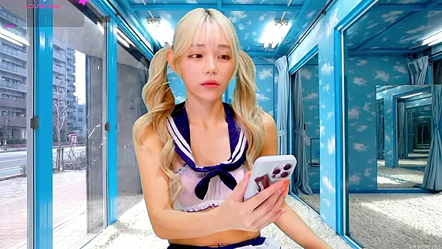 Snapshot of -LOCOMOCO- chatting on June 10, 2026, 10:16 am -LOCOMOCO- online show from June 10, 2026, 10:16 am