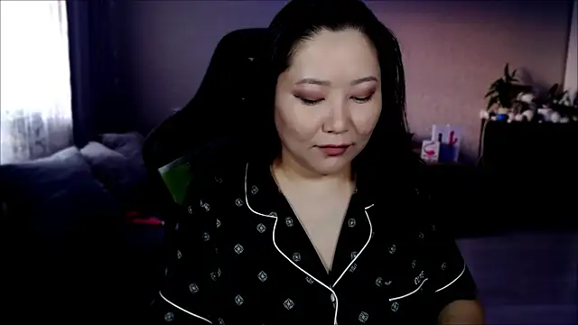 Snapshot of LisaAsianFlower chatting on March 17, 2025, 12:14 pm LisaAsianFlower online show from March 17, 2025, 12:14 pm