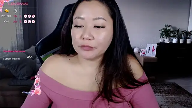 Snapshot of LisaAsianFlower chatting on September 20, 2025, 9:36 am LisaAsianFlower online show from September 20, 2025, 9:36 am