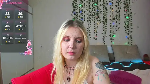 Moon   Love online show from March 12, 2025, 3:29 pm