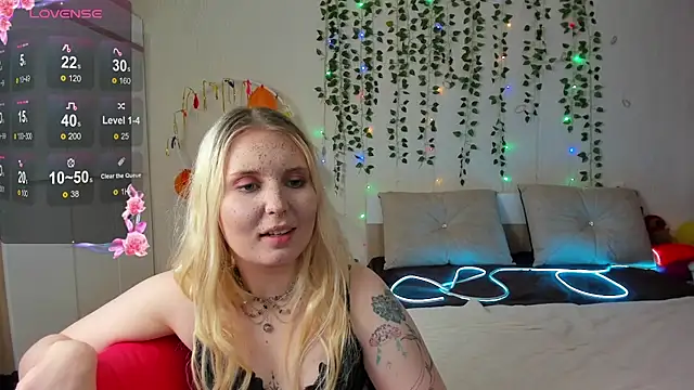 Moon   Love online show from March 19, 2025, 11:39 am