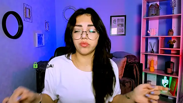 kiki swan online show from March 14, 2025, 6:53 am