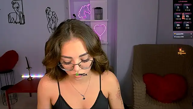 kiki swan online show from November 7, 2025, 10:09 am