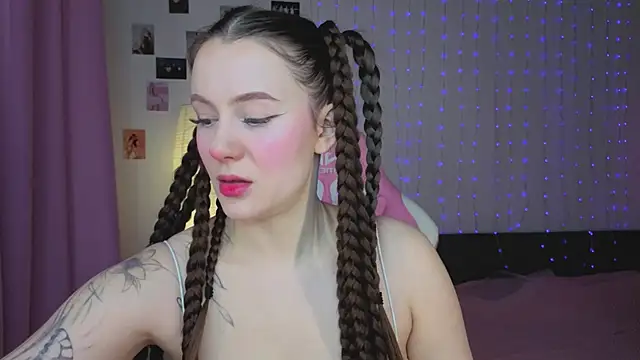 Snapshot of Bella_Garcia chatting on February 8, 2026, 3:37 am Bella Garcia online show from February 8, 2026, 3:37 am