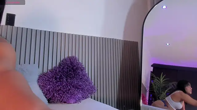 Snapshot of adalinarusell_ chatting on April 16, 2026, 11:11 am adalinarusell online show from April 16, 2026, 11:11 am