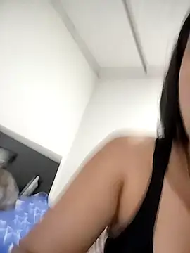 mialorents online show from December 3, 2025, 11:14 pm