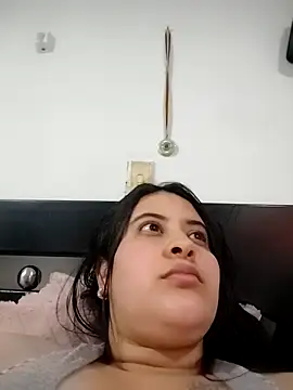 Snapshot of mialorents chatting on February 2, 2026, 11:48 pm mialorents online show from February 2, 2026, 11:48 pm