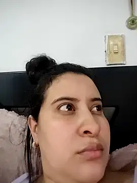 Snapshot of mialorents chatting on February 10, 2026, 10:53 pm mialorents online show from February 10, 2026, 10:53 pm