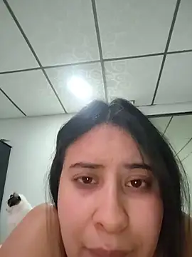 Snapshot of mialorents chatting on February 16, 2026, 7:45 pm mialorents online show from February 16, 2026, 7:45 pm