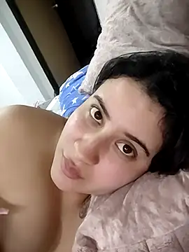 Snapshot of mialorents chatting on February 4, 2026, 1:00 am mialorents online show from February 4, 2026, 1:00 am